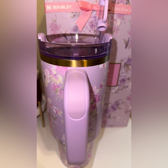 *SOLD* Stanley x LoveShackFancy 40oz Happy Thoughts - Picture 4 of 8